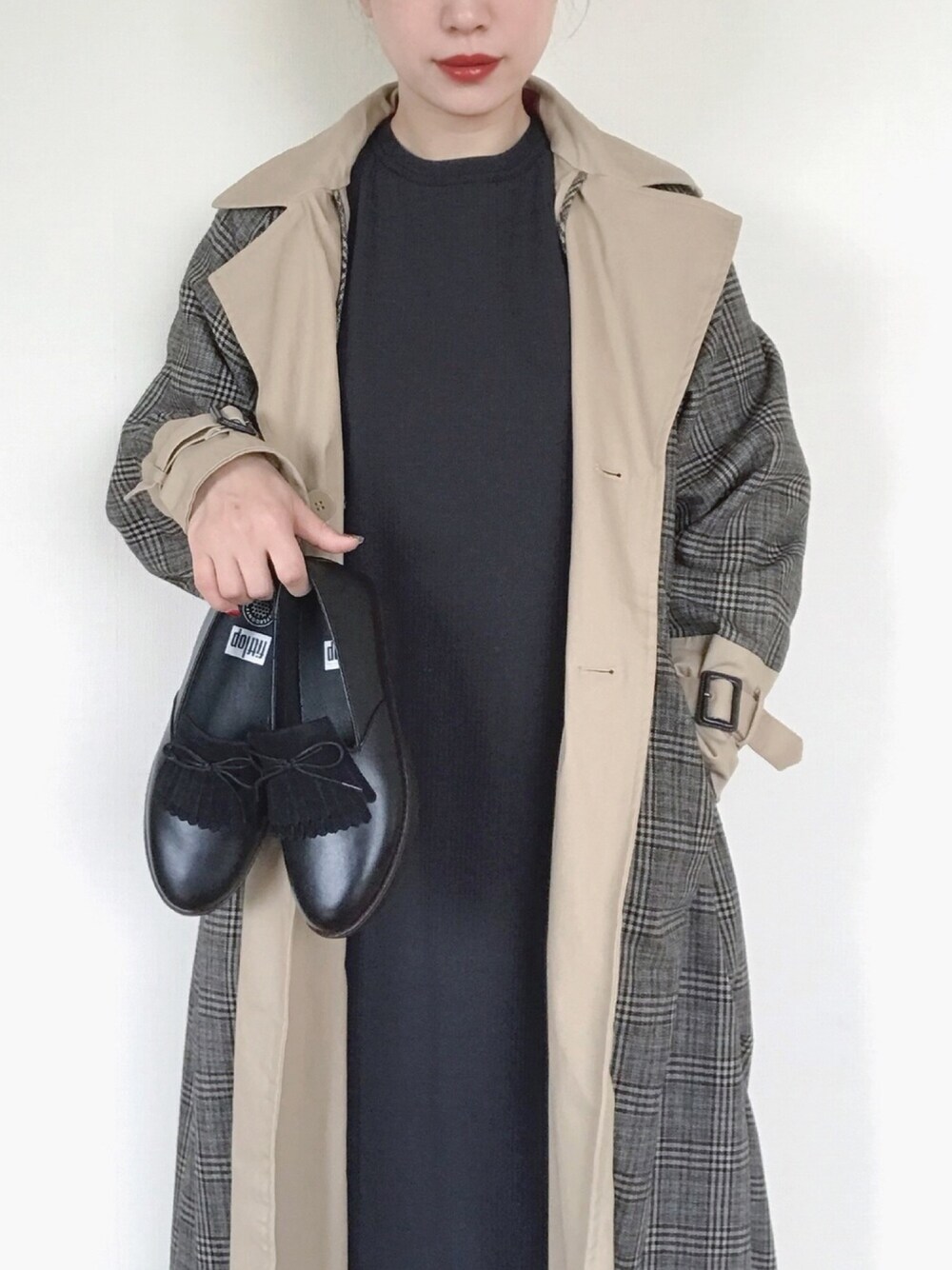 「fitflop、fitflop_japan、大人カジュアル、ラフ、カジュアルコーデ、ビッグシルエット、キレイめ、トレンチコート、AMERI、チェックコート」｜「IG:mai1220のアイテム（その他、その他）」を使った、まいさん（レディース・164cm）の冬コーディネートの1枚目の写真