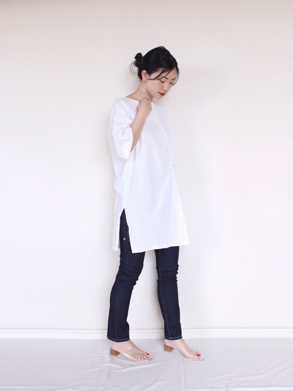 「メルシーボークー、、mercibeaucoup,、LIPSTAR、リップスター、春夏コーデ、パンツスタイル、シンプルコーデ、カジュアル、デニム、白Tシャツ」｜「IG:mai1220のアイテム（その他、その他）」を使った、まいさん（レディース・164cm）の春コーディネートの1枚目の写真