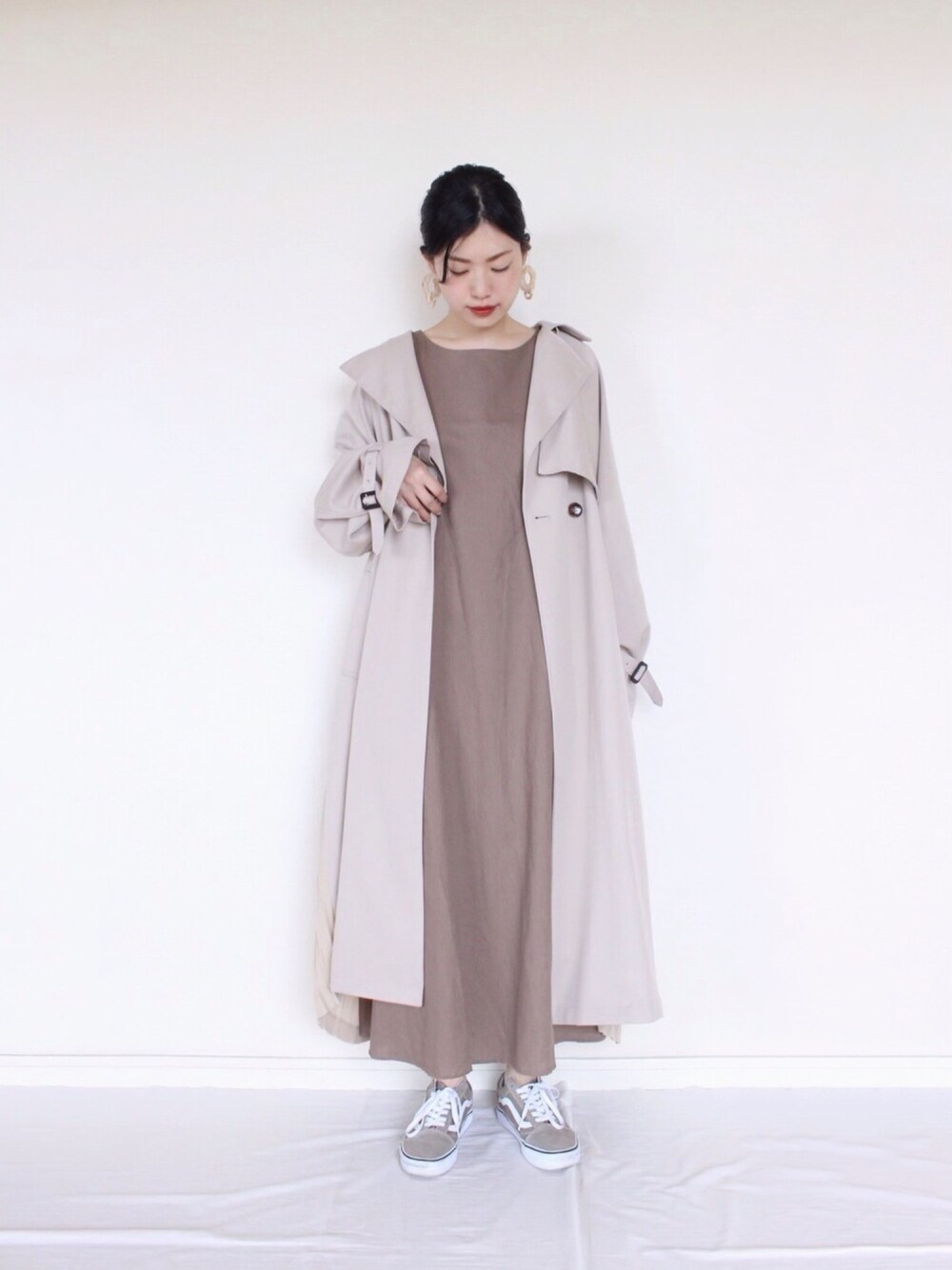 「SonnyLabel、サニーレーベル、titivate、シンプルコーデ、カジュアルコーデ、オトナカジュアル、楽チンコーデ、ゆるコーデ、ベージュ、トレンチコート」｜「IG:mai1220のアイテム（その他、その他）」を使った、まいさん（レディース・164cm）の春コーディネートの1枚目の写真