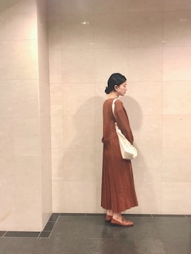 「select MOCA（セレクトモカ）の柔らかく履きやすいフェイクレザーゴールドビット付きローファー（ローファー）」を使った、まいさん（レディース・164cm）の秋コーディネート