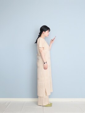 「petitcro（プティクロ）のpetitcro  ワイドバングル PCKB1901001（バングル/リストバンド）」を使った、まいさん（レディース・164cm）の春コーディネート