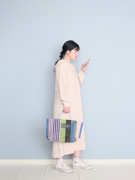 「MAYSON GREY（メイソングレイ）の【socolla】バックプリーツワンピース（ワンピース）」を使った、まいさん（レディース・164cm）の春コーディネート