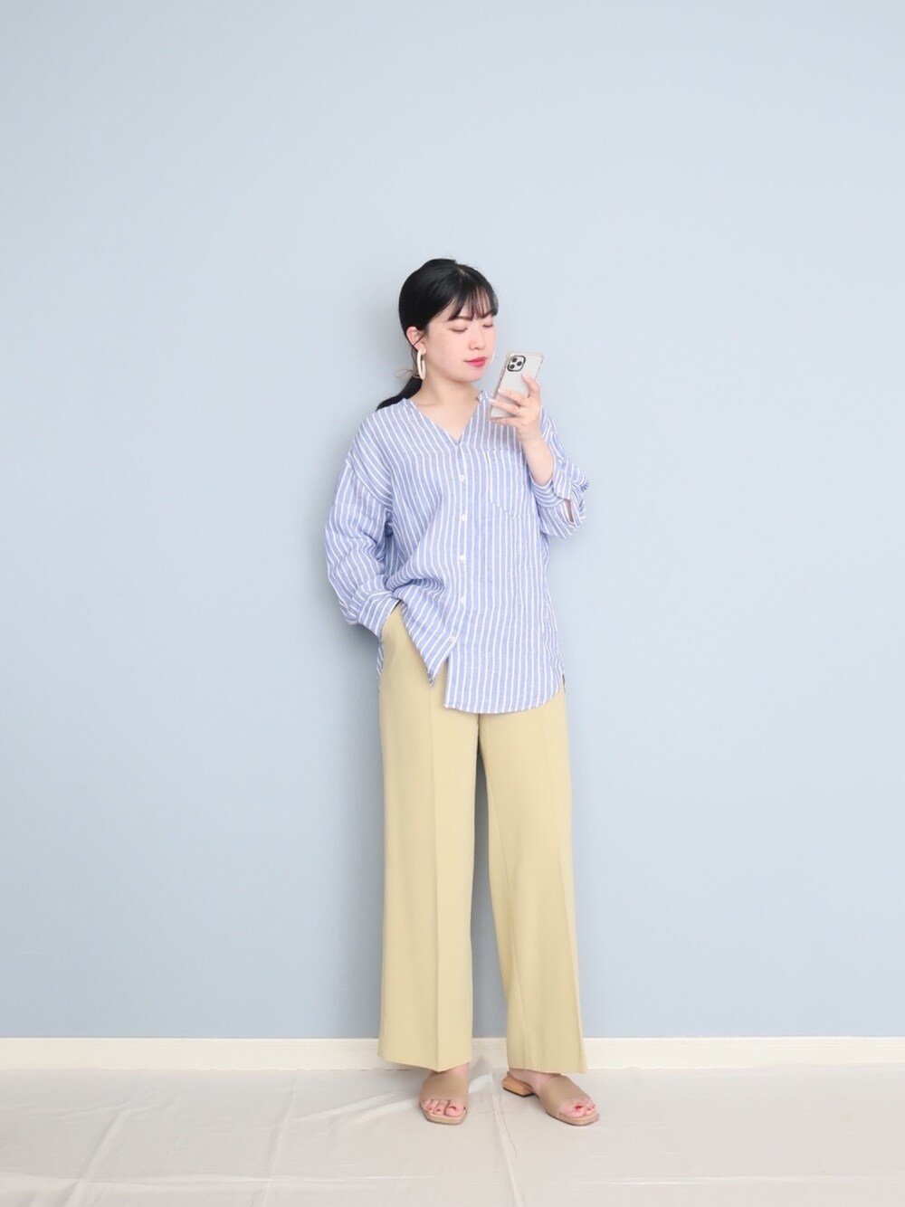 「fredyandgloster、フレディアンドグロスター、シンプルコーデ、大人カジュアル、カジュアルコーデ、リラックススタイル、オトナ女子、オーバーサイズ、カラーパンツ、メンズライク」｜「IG:mai1220のアイテム（その他、その他）」を使った、まいさん（レディース・164cm）の夏コーディネートの1枚目の写真