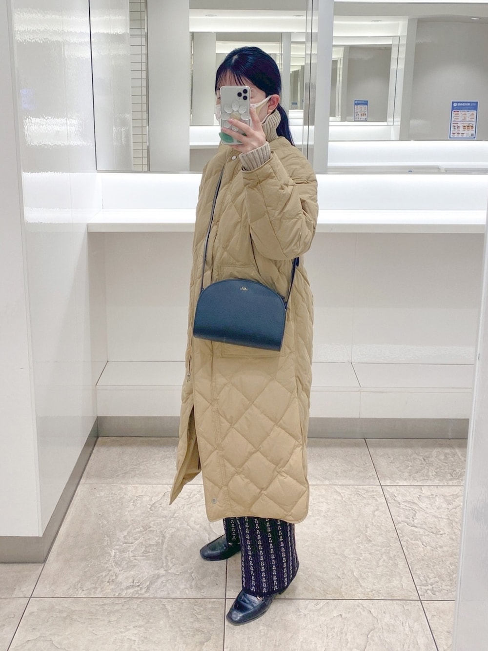「A.P.C.、大人カジュアル、ゆるコーデ、休日コーデ、カジュアル、韓国ファッション、ハーフムーンバック、オトナ女子」｜「IG:mai1220のアイテム（その他、その他）」を使った、まいさん（レディース・164cm）の冬コーディネートの1枚目の写真