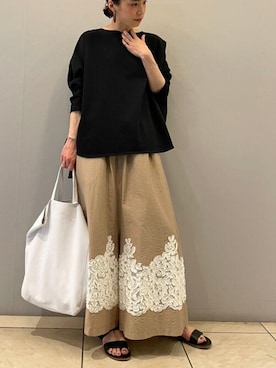 「BEARDSLEY」｜「アイテム（スリッポン）」を使った、BEARDSLEYさん（レディース・160cm）の春コーディネート
