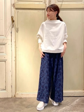 「刺繍」｜「アイテム（スリッポン）」を使った、BEARDSLEYさん（レディース・157cm）の秋コーディネート