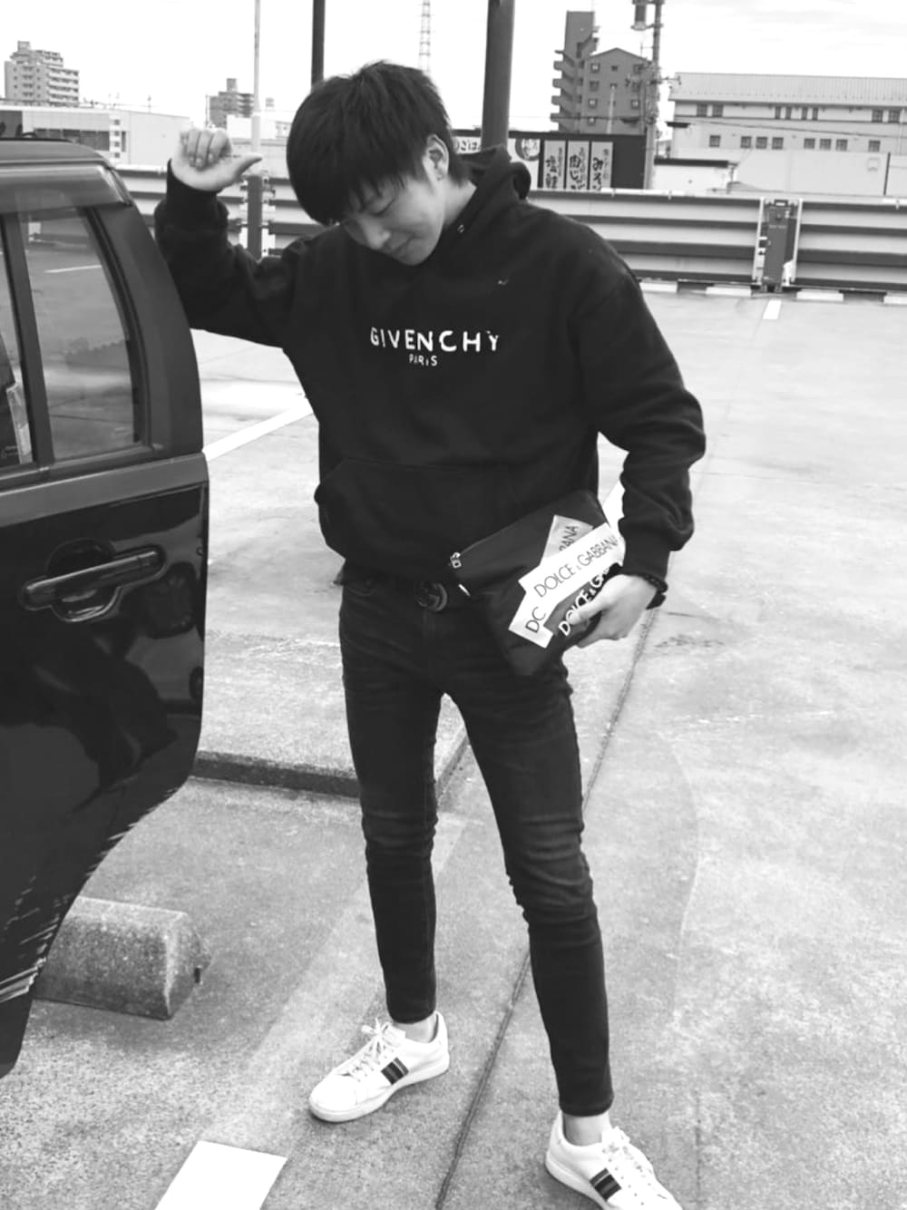 「休日スタイル、ブラックコーデ」｜「GUCCIのアイテム（ベルト、ブラック系）」を使った、SAWさん（メンズ・179cm）の冬コーディネートの1枚目の写真