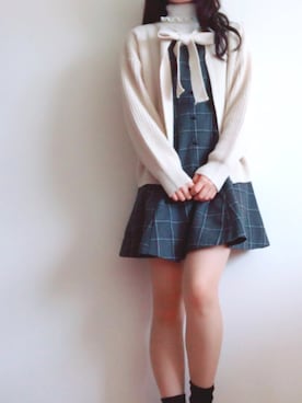 「GOGOSING（ゴゴシング）のアイテム（カーディガン/ボレロ、ベージュ系）」を使った、みみさん（レディース・158cm）の冬コーディネート