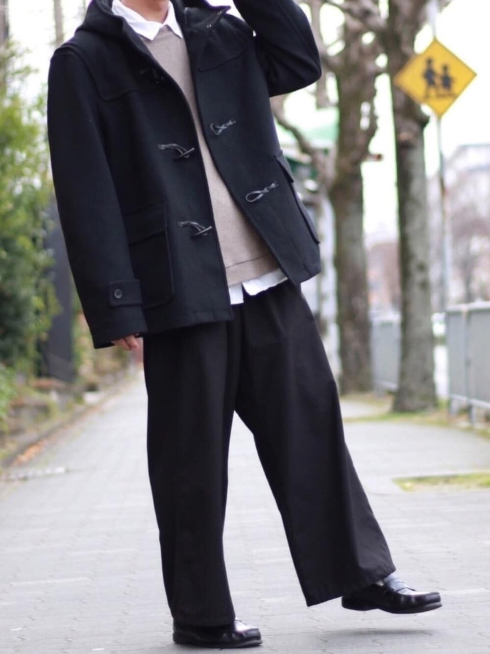 「冬アウター着回しチャレンジ、冬、シンプル、カジュアル、GU、大学生コーデ、シンプルコーデ、革靴、ワイドパンツ、冬コーデ」｜「GUのアイテム（ダッフルコート、ブラック系）」を使った、ぽんふーさん（メンズ・170cm）の冬コーディネートの1枚目の写真