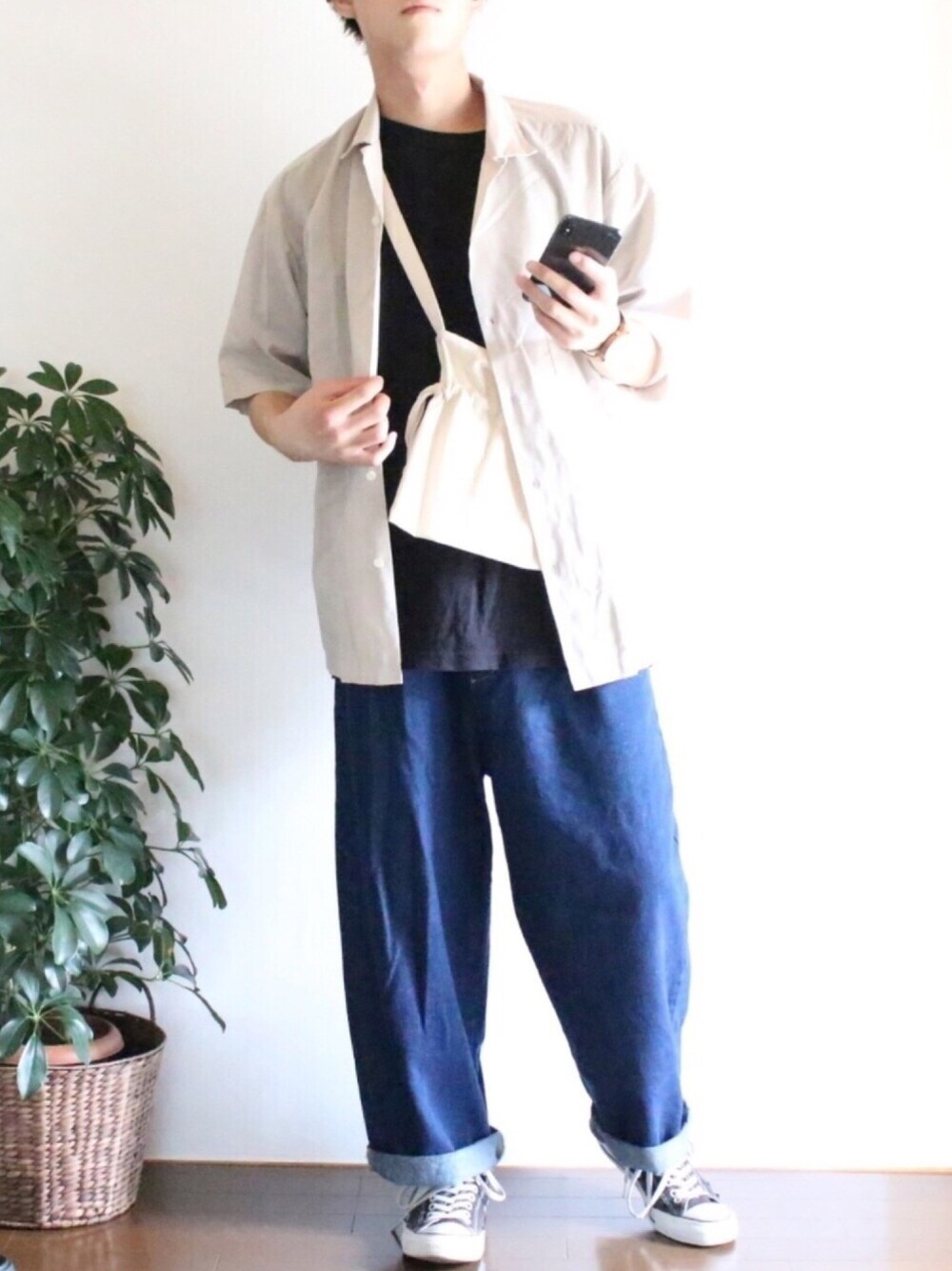 「シャツ好き集まれ、夏コーデ、デニム、ワイドパンツ、ワイドデニム、オープンカラーシャツ、シンプル、シンプルコーデ、デニムパンツ、プチプラ」｜「GLOBAL WORKのハイブリッドリネンオープンカラー/832659（シャツ/ブラウス、ベージュ系）」を使った、ぽんふーさん（メンズ・170cm）の夏コーディネートの1枚目の写真