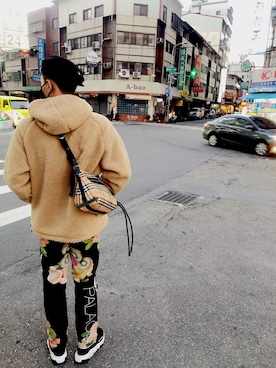 「palace」｜「アイテム（帽子）」を使った、jjjjjustinさん（メンズ・176cm）の春コーディネート