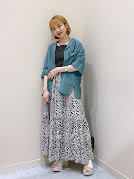 「LOWRYS FARM（ローリーズファーム）のボリュームバングル　946190（バングル/リストバンド）」を使った、naaasuさん（レディース・149cm）の春コーディネート