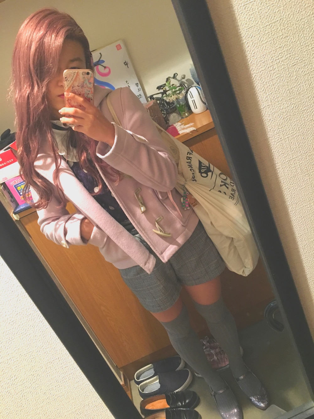 「MERCURYDUOの【DUO】 ショートダッフルCT（ダッフルコート、ピンク系）」を使った、YUUKAさん（レディース・162cm）の冬コーディネートの1枚目の写真