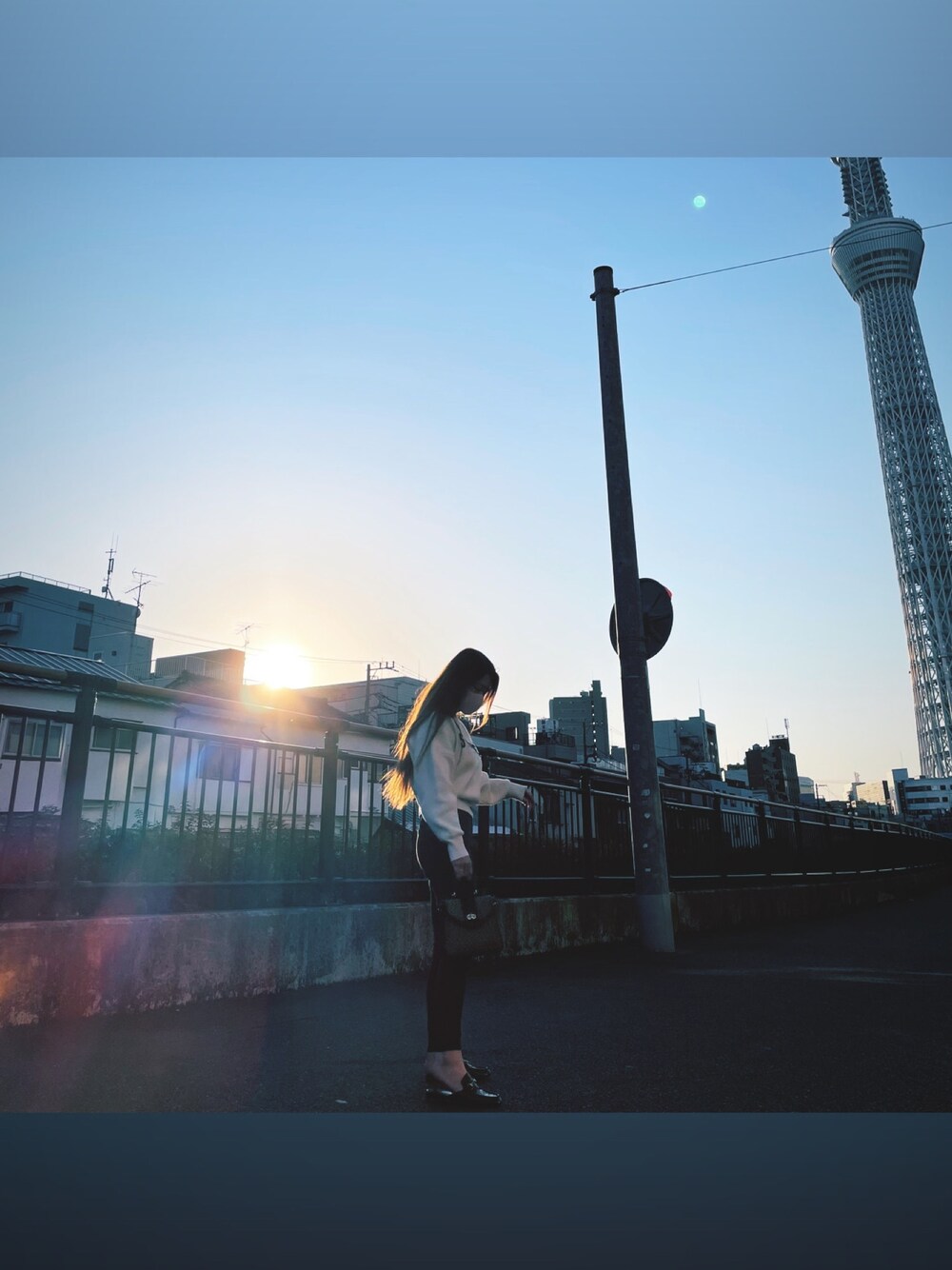 「春」｜「Bershkaのアイテム（デニムパンツ、グレー系）」を使った、mimixx13さん（レディース・151cm）の冬コーディネートの1枚目の写真