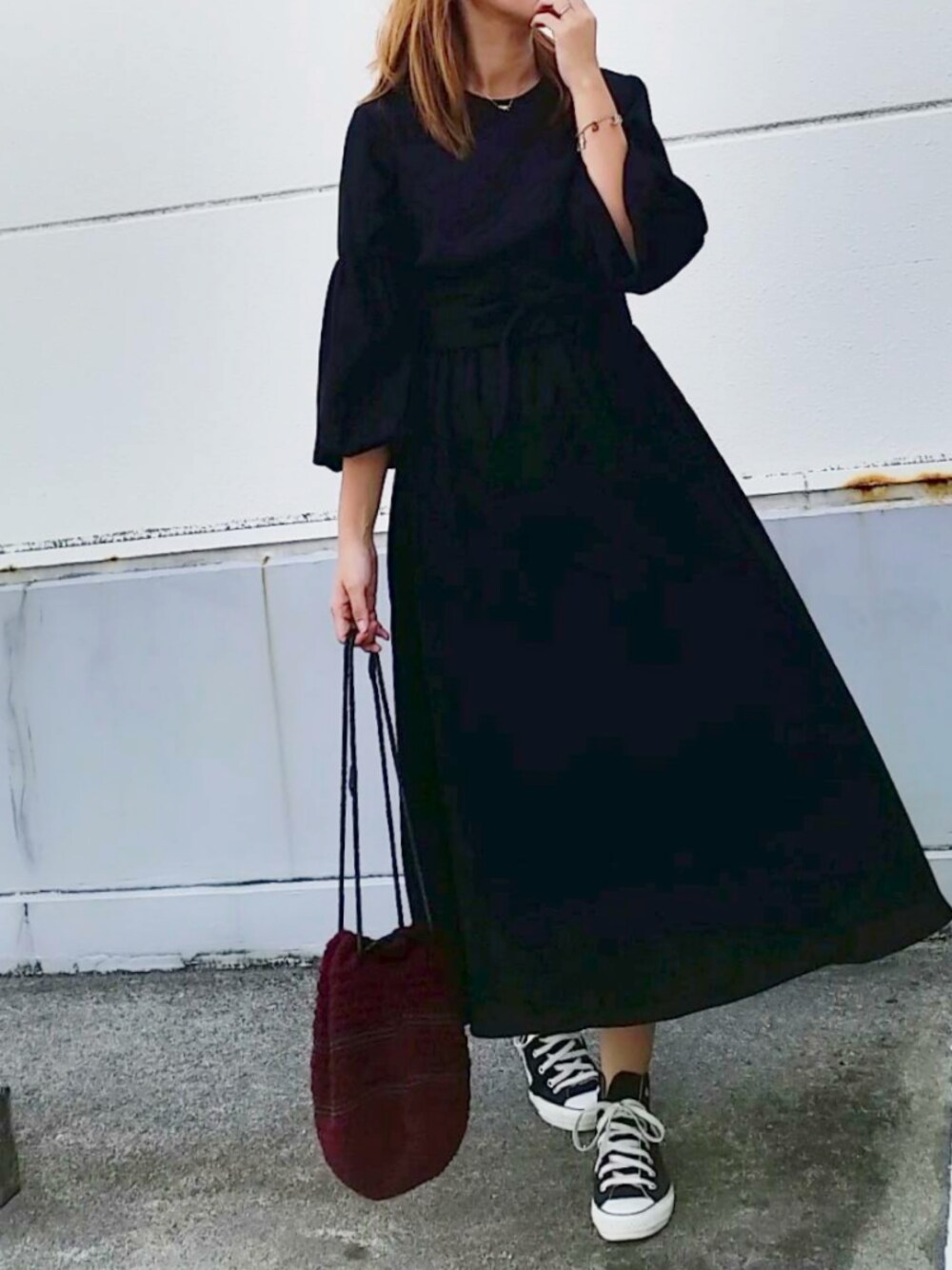 「黒ワンピ、Doシンプル部、GU、converse、ブラック、ママコーデ」｜「GUのアイテム（ワンピース、ブラック系）」を使った、SHOさん（レディース・164cm）の秋コーディネートの1枚目の写真