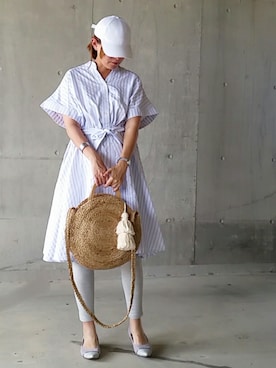 「ノーカラー」｜「アイテム（腕時計）」を使った、SHOさん（レディース・164cm）の春コーディネート