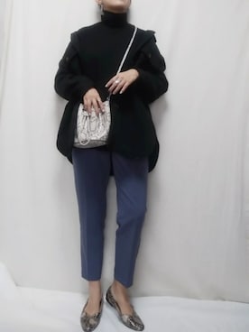 「タートルネック」｜「アイテム（カバーオール）」を使った、SHOさん（レディース・164cm）の冬コーディネート