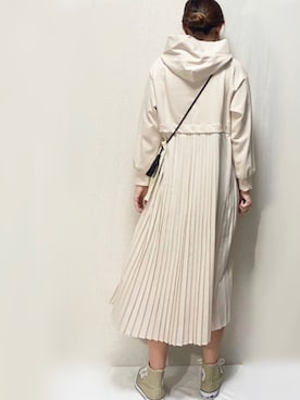 「MAYSON GREY（メイソングレイ）の【socolla】バックプリーツワンピース（ワンピース）」を使った、SHOさん（レディース・165cm）の春コーディネート