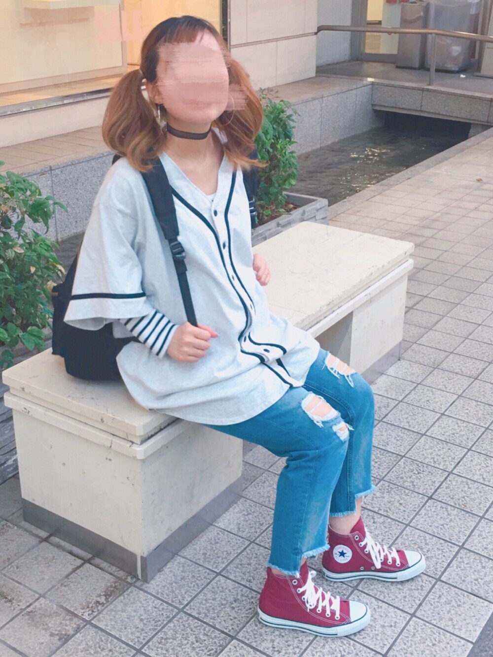 「カジュアル、ラフスタイル、古着、夏、ボーダー、クラッシュデニム、リュック、GU、コンバース」｜「Herschel SupplyのHerschel Supply:SETTLEMENT MID VOLUME（バックパック/リュック、ブラック系）」を使った、Yoko さん（レディース・156cm）の夏コーディネートの1枚目の写真