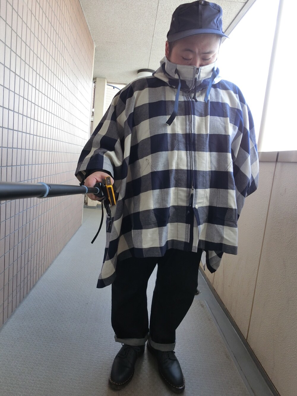「MOUNTAIN RESEARCHのアイテム（キャップ、ブルー系）」を使った、エフタ a.k.a. Raizo-Kunさん（メンズ・173cm）の春コーディネートの1枚目の写真