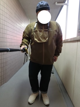 「nonnative（ノンネイティブ）のアイテム（バッグ）」を使った、エフタ a.k.a. Raizo-Kunさん（メンズ・173cm）の春コーディネート