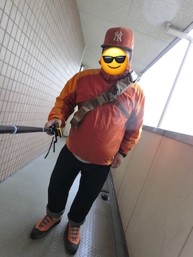 「MYSTERY RANCH（ミステリーランチ）のアイテム（メッセンジャーバッグ）」を使った、エフタ a.k.a. Raizo-Kunさん（メンズ・173cm）の春コーディネート