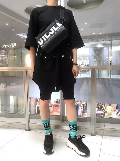 DIESEL（ディーゼル）の「レディース BIGロゴジッパー 2WAY