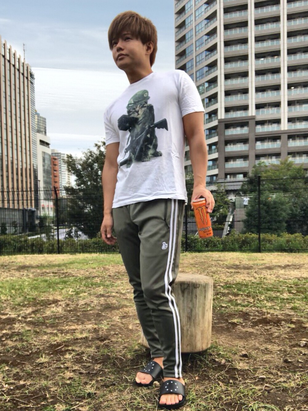 「MILKBOY、FR2、LHP、シンプル、スポーツMIX'18秋、ストリート、おしゃれさんと繋がりたい、お洒落さんとつながりたい、ootd、低身長」｜「MILKBOYのCAT ARMY Tシャツ（Tシャツ/カットソー、ホワイト系）」を使った、優生さん（メンズ・160cm）の秋コーディネートの1枚目の写真