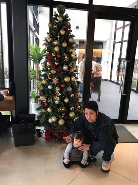 「カフェ」｜「アイテム（デニムジャケット）」を使った、みやひろさん（レディース・168cm）の冬コーディネート
