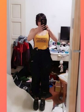「無（ム）のアイテム（キャミソール、イエロー系）」を使った、林璇璇さん（レディース）の秋コーディネート