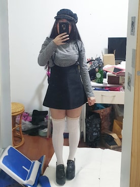 「無（ム）のアイテム（スカート、ブラック系）」を使った、林璇璇さん（レディース）の春コーディネート
