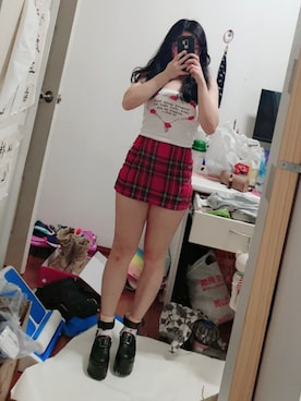 「無（ム）のアイテム（スカート、レッド系）」を使った、林璇璇さん（レディース）の春コーディネート