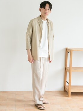 「URBAN RESEARCH DOORS（アーバンリサーチドアーズ）のハードマンズリネン 2タックトラウザー（その他パンツ）」を使った、DOORS MENSさん（メンズ・176cm）の春コーディネート