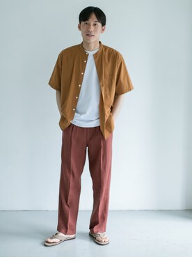 「URBAN RESEARCH DOORS（アーバンリサーチドアーズ）のハードマンズリネン 2タックトラウザー（その他パンツ）」を使った、DOORS MENSさん（メンズ・176cm）の夏コーディネート