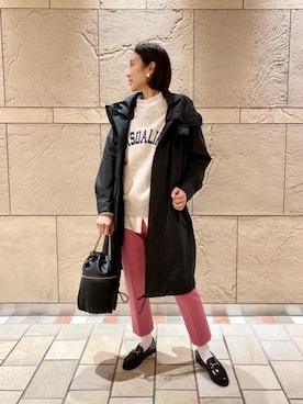 「BLEU FORET（ブルーフォレ）のアイテム（レッグウェア）」を使った、奥澤　朋子さん（レディース・165cm）の冬コーディネート