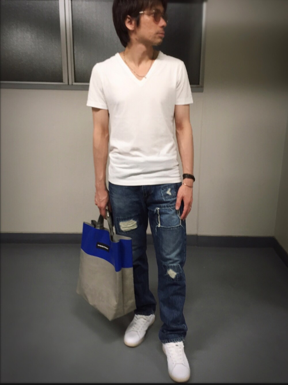 「wjk 1 mileの【wjk】Plain V-Neck Tee（Tシャツ/カットソー、ホワイト系）」を使った、C2さん（メンズ・172cm）の夏コーディネートの1枚目の写真