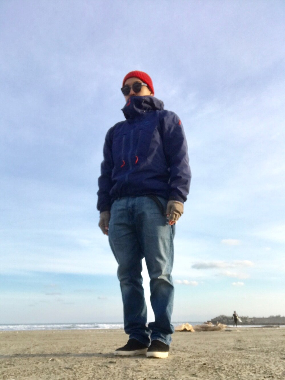 「nonnative、ARC'TERYX、UNIQLO」｜「nonnativeのアイテム（ニットキャップ/ビーニー、レッド系）」を使った、BillyBob さん（メンズ・174cm）の冬コーディネートの1枚目の写真