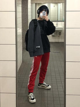 「大学生コーデ」｜「アイテム（スウェットパンツ）」を使った、鈴木さん（レディース・161cm）の春コーディネート