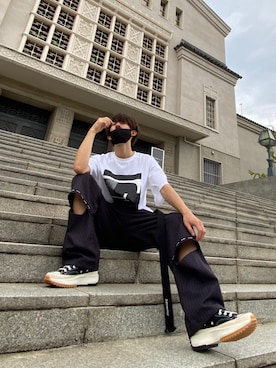 「JW Anderson（ジェイダブリューアンダーソン）のアイテム（スニーカー）」を使った、YYYさん（メンズ・174cm）の秋コーディネート