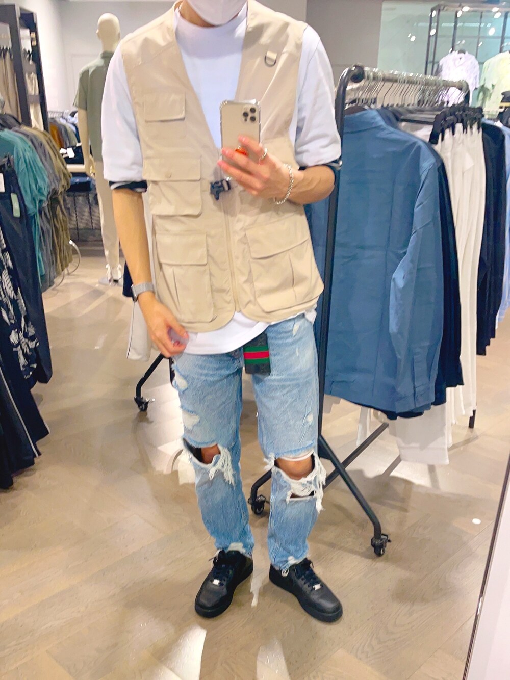 「お洒落さんとつながりたい、春コーデ、ベージュ、NIKE」｜「patagoniaのアイテム（Tシャツ/カットソー、ホワイト系）」を使った、ぎっちゃんさん（メンズ・176cm）の春コーディネートの1枚目の写真