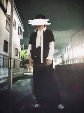 「変形パンツ」｜「アイテム（スラックス）」を使った、いしげ　りょうさん（メンズ・182cm）の夏コーディネート