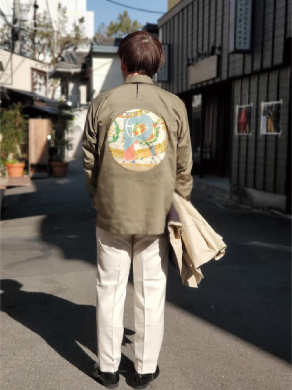 「POLIQUANTのアイテム（シャツ/ブラウス、グリーン系）」を使った、いしげ　りょうさん（メンズ・182cm）の冬コーディネートの1枚目の写真