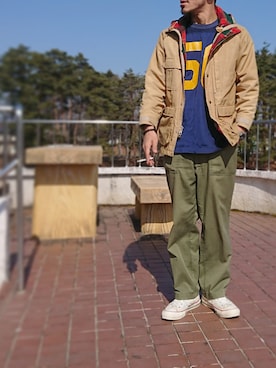 「WOOLRICH（ウールリッチ）のアイテム（マウンテンパーカー）」を使った、sawaさん（メンズ・172cm）の春コーディネート