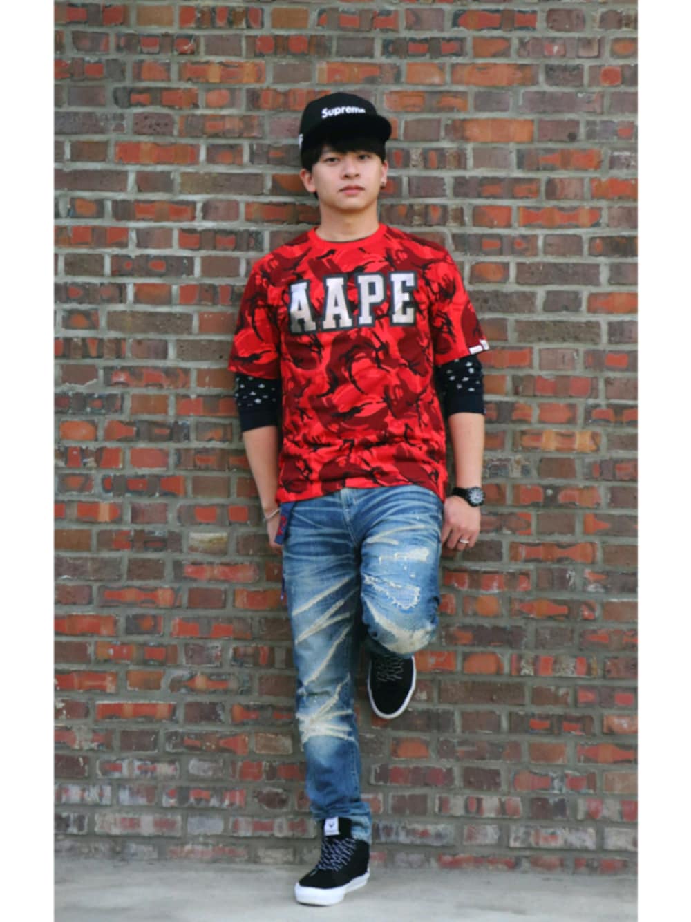 「Supreme のNew Era x Supreme Box Logo Cap（キャップ、ブラック系）」を使った、MIN_WEIさん（メンズ・171cm）の秋コーディネートの1枚目の写真