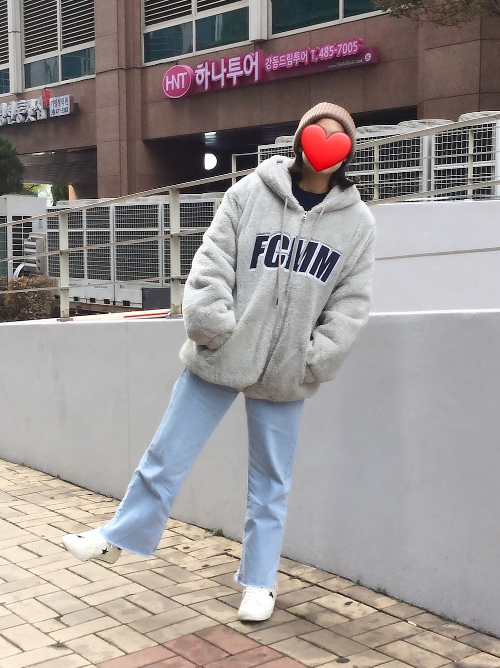 「ビッグシルエット、ボアジャケット、カジュアルコーデ、韓国、韓国ファッション、パンツスタイル、韓国コーデ、韓国通販、セール、キルティング」｜「FCMMのアイテム（その他アウター、グレー系）」を使った、COLLABONATIONさん（メンズ・166cm）の秋コーディネートの1枚目の写真