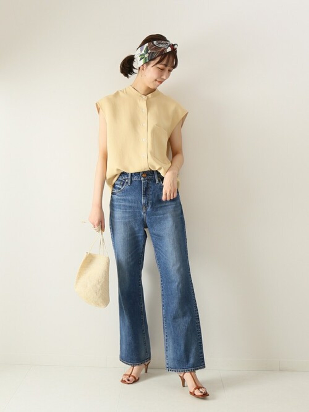 「デニム、シャツ、イエロー、スカーフ、Spick & Span(Spick & Span)、スピックアンドスパン、2020ss」｜「Spick & SpanのPeスパンツイルシャツ◆（シャツ/ブラウス、イエロー系）」を使った、nanakoさん（レディース・167cm）の春コーディネートの1枚目の写真