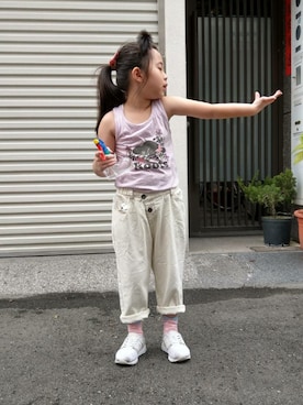 「roots（ルーツ）のアイテム（トップス）」を使った、Winnie Hsuさん（キッズ・120cm）の秋コーディネート