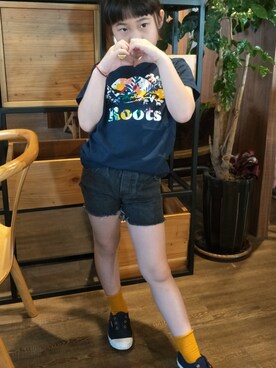 「roots（ルーツ）のアイテム（トップス）」を使った、Winnie Hsuさん（キッズ・126cm）の春コーディネート