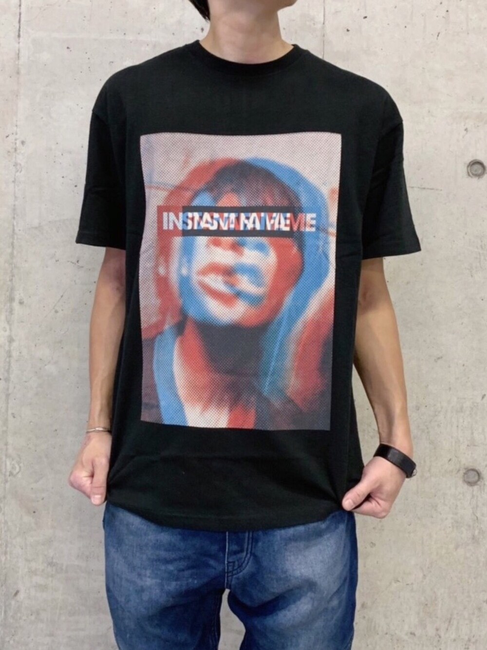 「シンプル、ゆるコーデ、INSTANTFAME、インスタントフェイム、カジュアル、古着、古着MIX、Tシャツ、デニム」｜「INSTANT FAMEのアイテム（Tシャツ/カットソー、ブラック系）」を使った、RUIさん（メンズ・166cm）の秋コーディネートの1枚目の写真