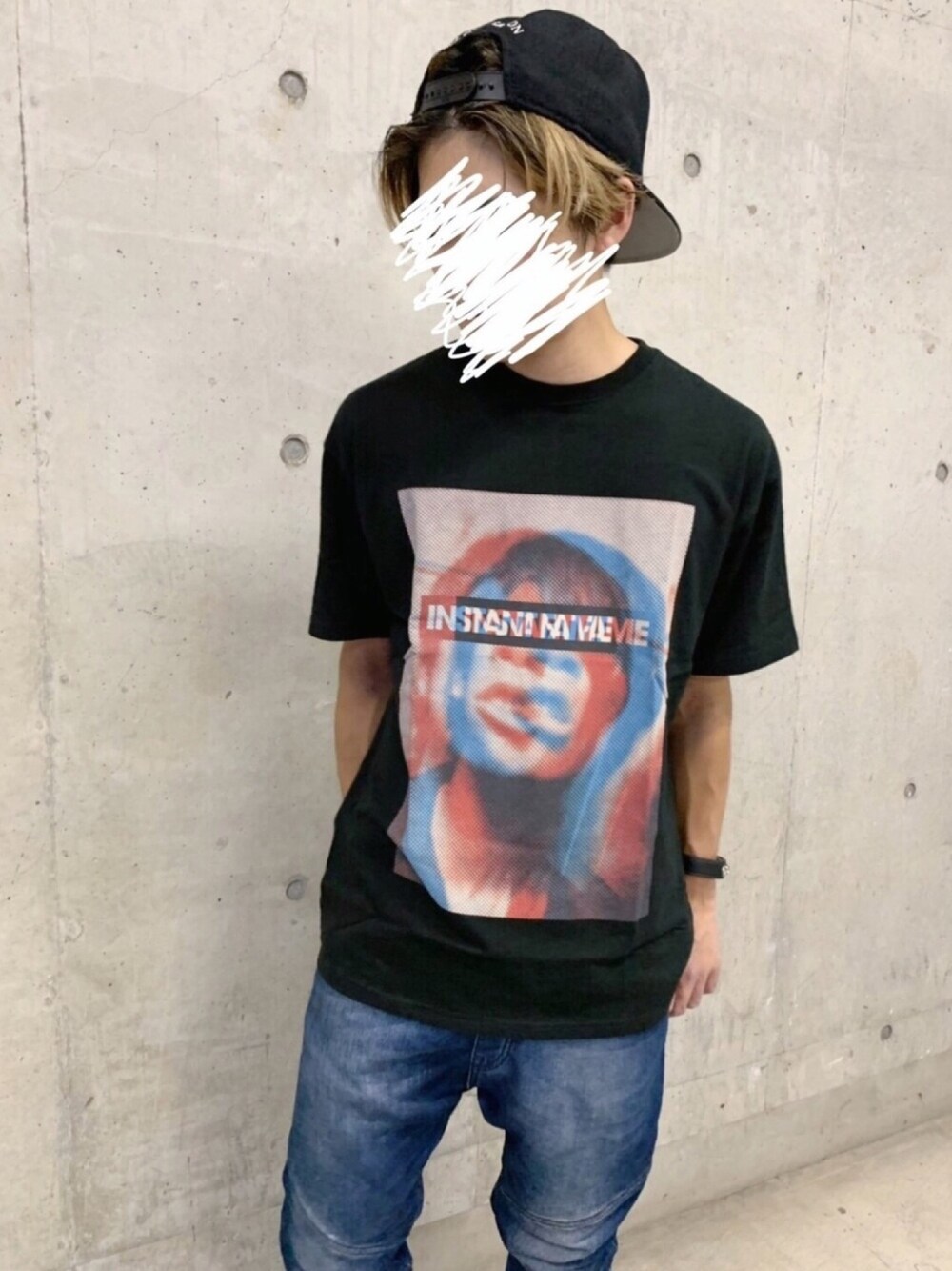 「シンプル、ゆるコーデ、INSTANTFAME、インスタントフェイム、Tシャツ、カジュアル、ライブ、古着、金髪」｜「INSTANT FAMEのアイテム（Tシャツ/カットソー、ブラック系）」を使った、RUIさん（メンズ・166cm）の秋コーディネートの1枚目の写真